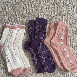 SOCKS!‎ 3 pairs Womens Ankle tube crew style socks Floral designs NWOT